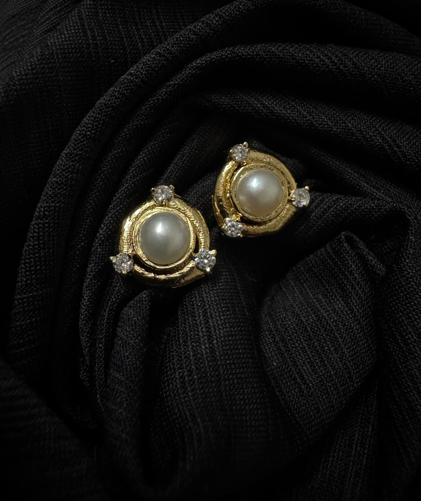 925 silver pearl studs (24 carat gold coated)