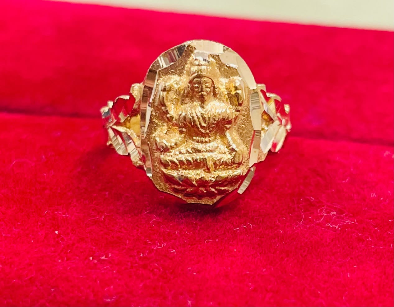 Panchaloham Lakshmi devi ring Big