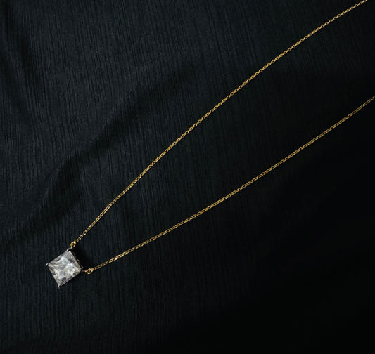 92.5 silver chain with Swarovski pendant (24 carat gold coated) 18inch