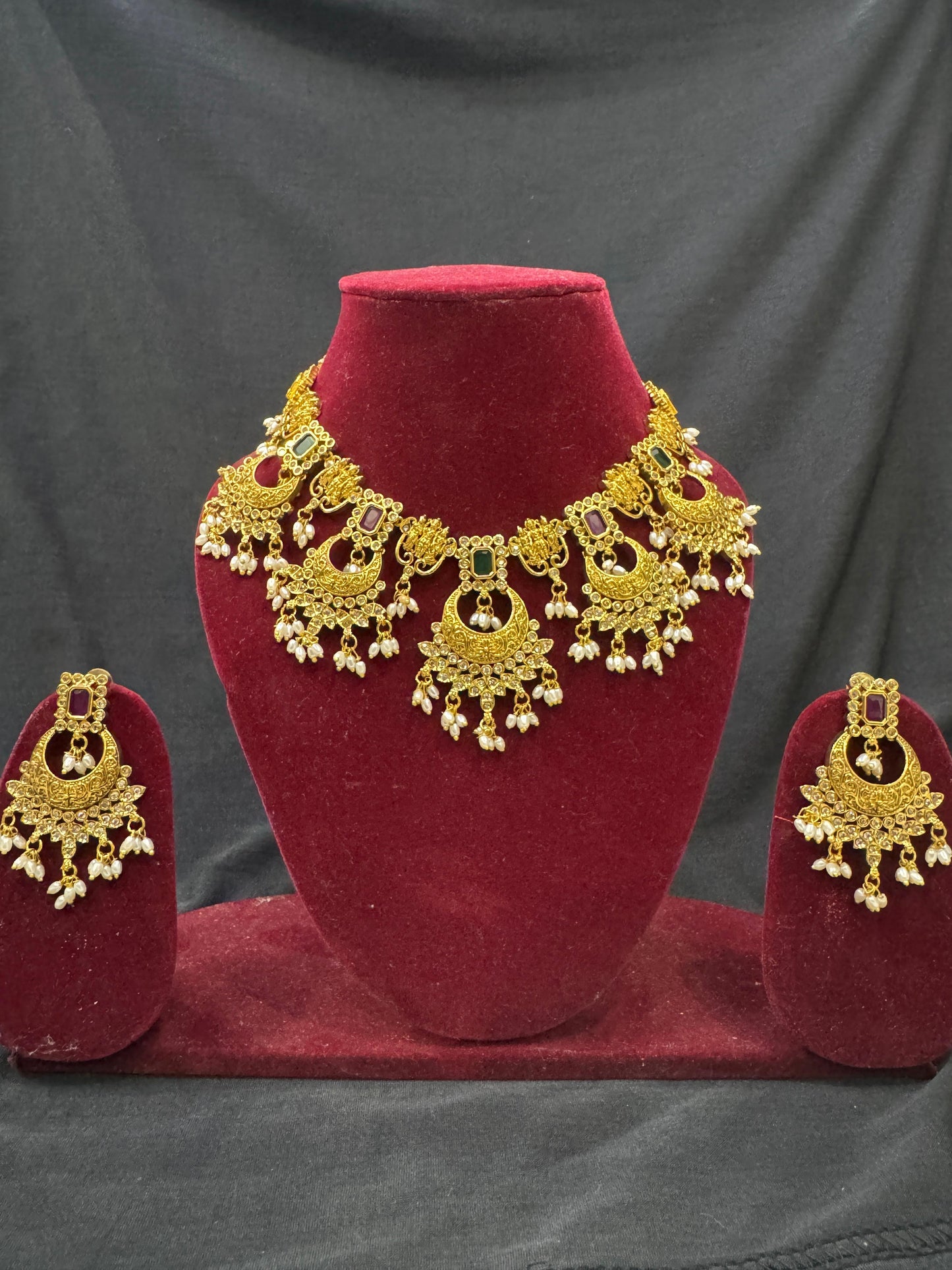 Guttapoosalu nackset with Ramparivar