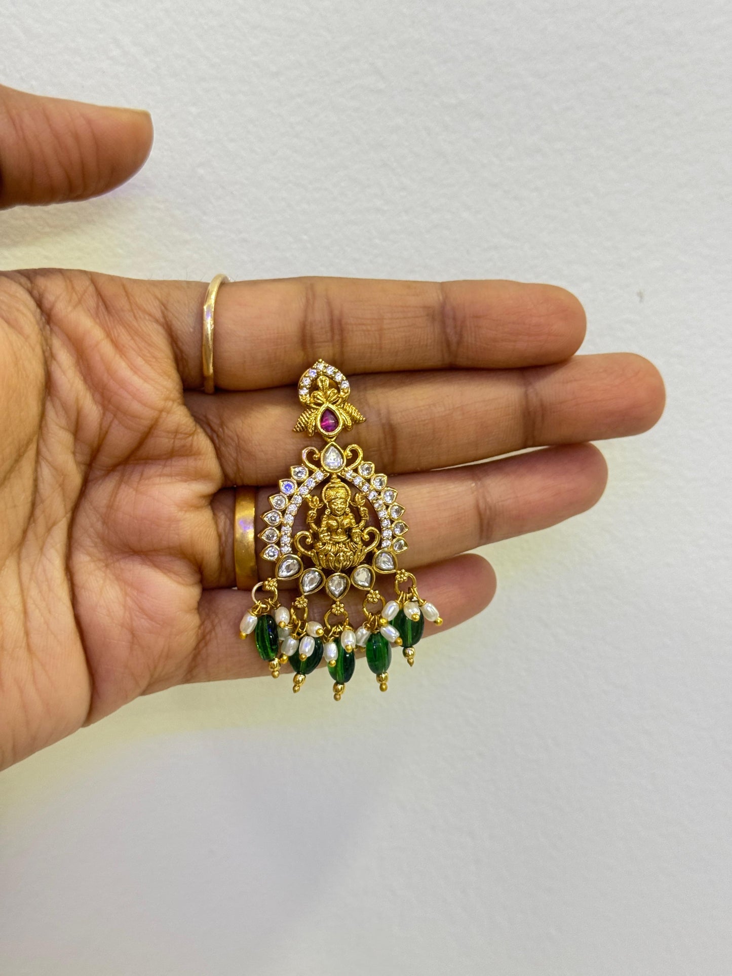 Premium necklace with earrings